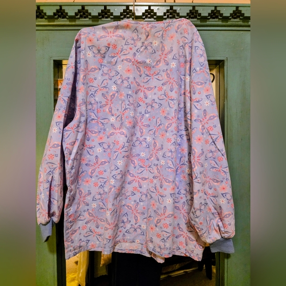 Floral Patterned Button-Up Lab Jacket - Picture 2 of 4